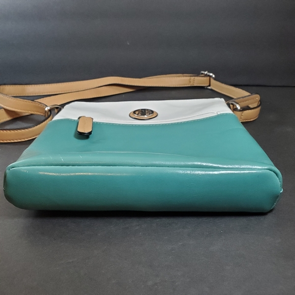 Giani Bernini Glazed Leather Crossbody Bag - Picture 7 of 12